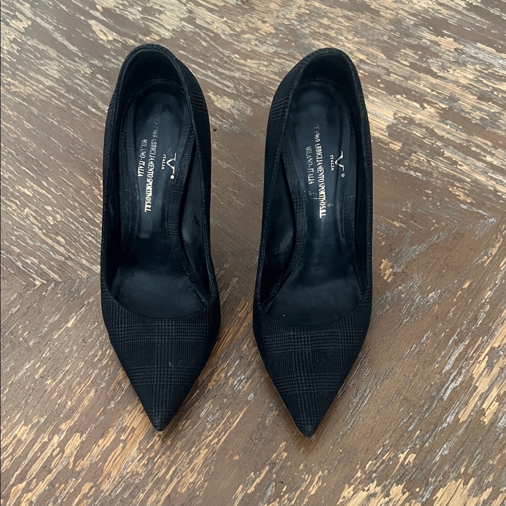 Vero Cuoio Black Pointed Toe Heels